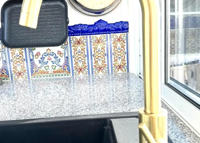 Zenit Charm Relax Cubist House *